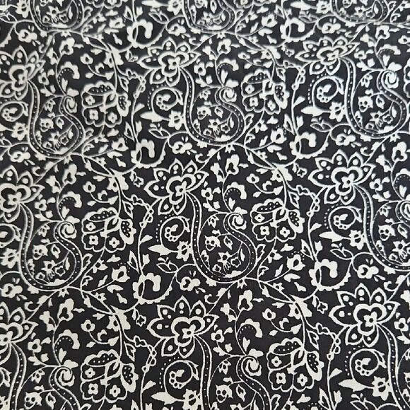 Suzy Shier Black and White Pencil Skirt Knee-Length Work - Picture 14 of 16